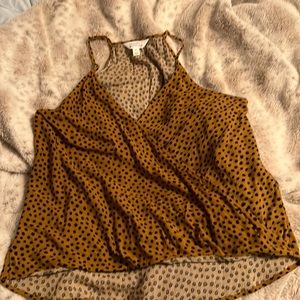 Market and spruce flouncy top